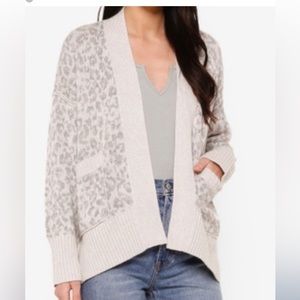 Abercrombie & Fitch sweater (FINALPRICEDROP)